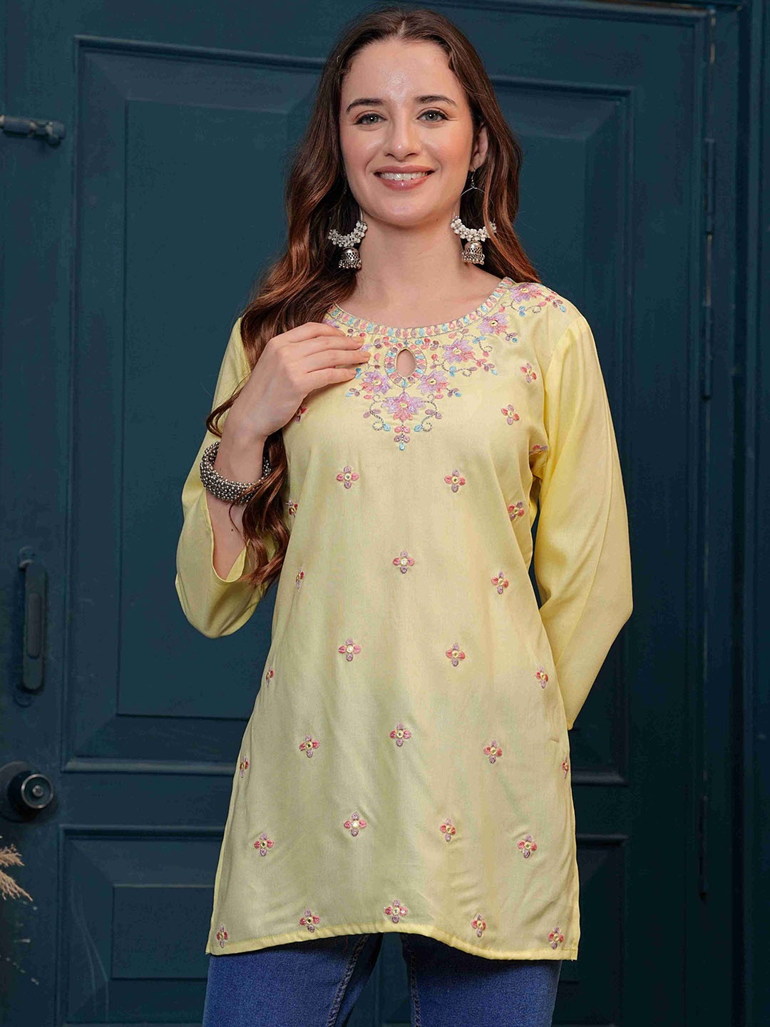 

ALEXEY JAY Women Embroidered Kurta, Yellow