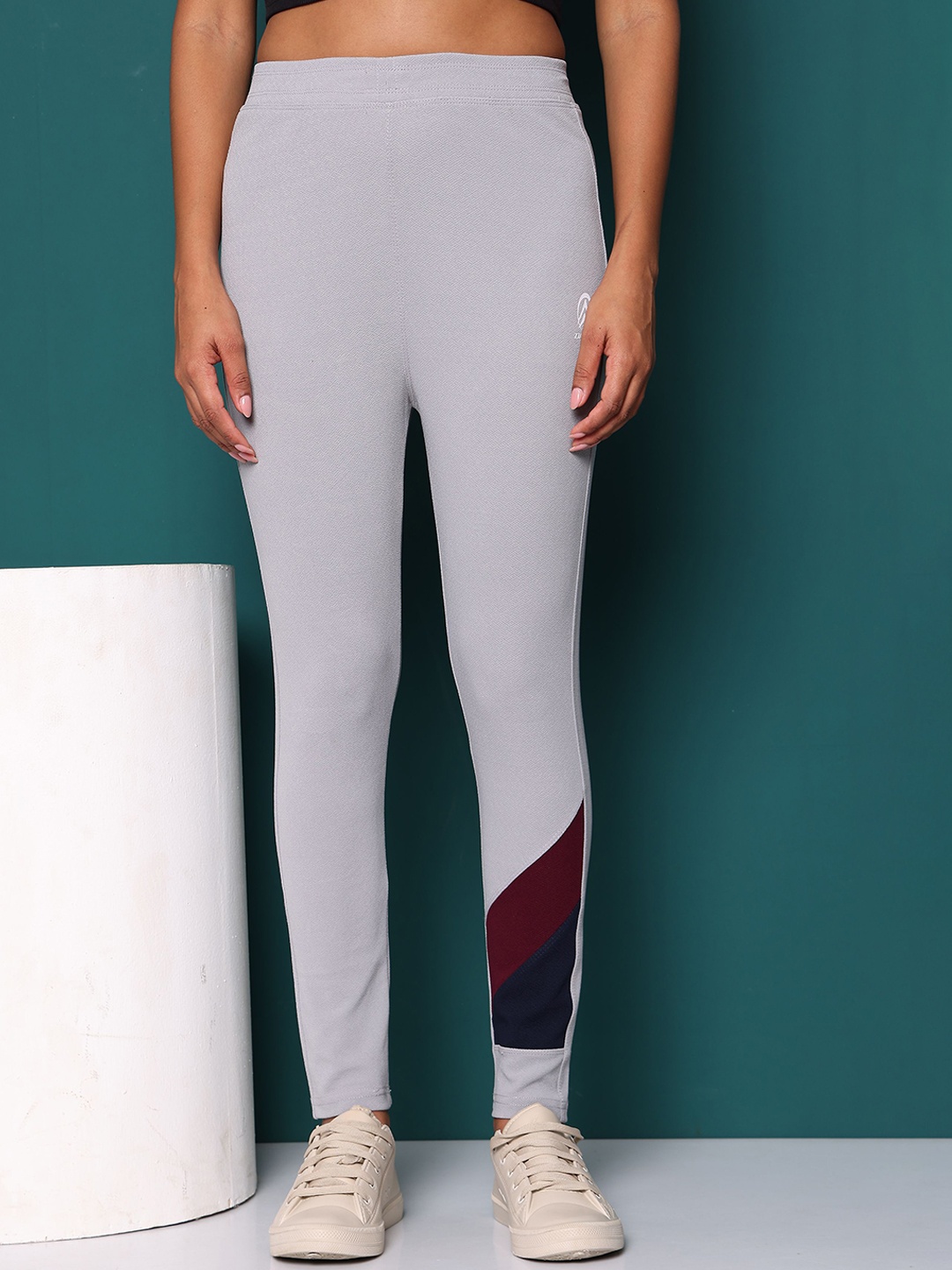 

Zicada Women Colourblocked Skinny Fit Trousers, Grey