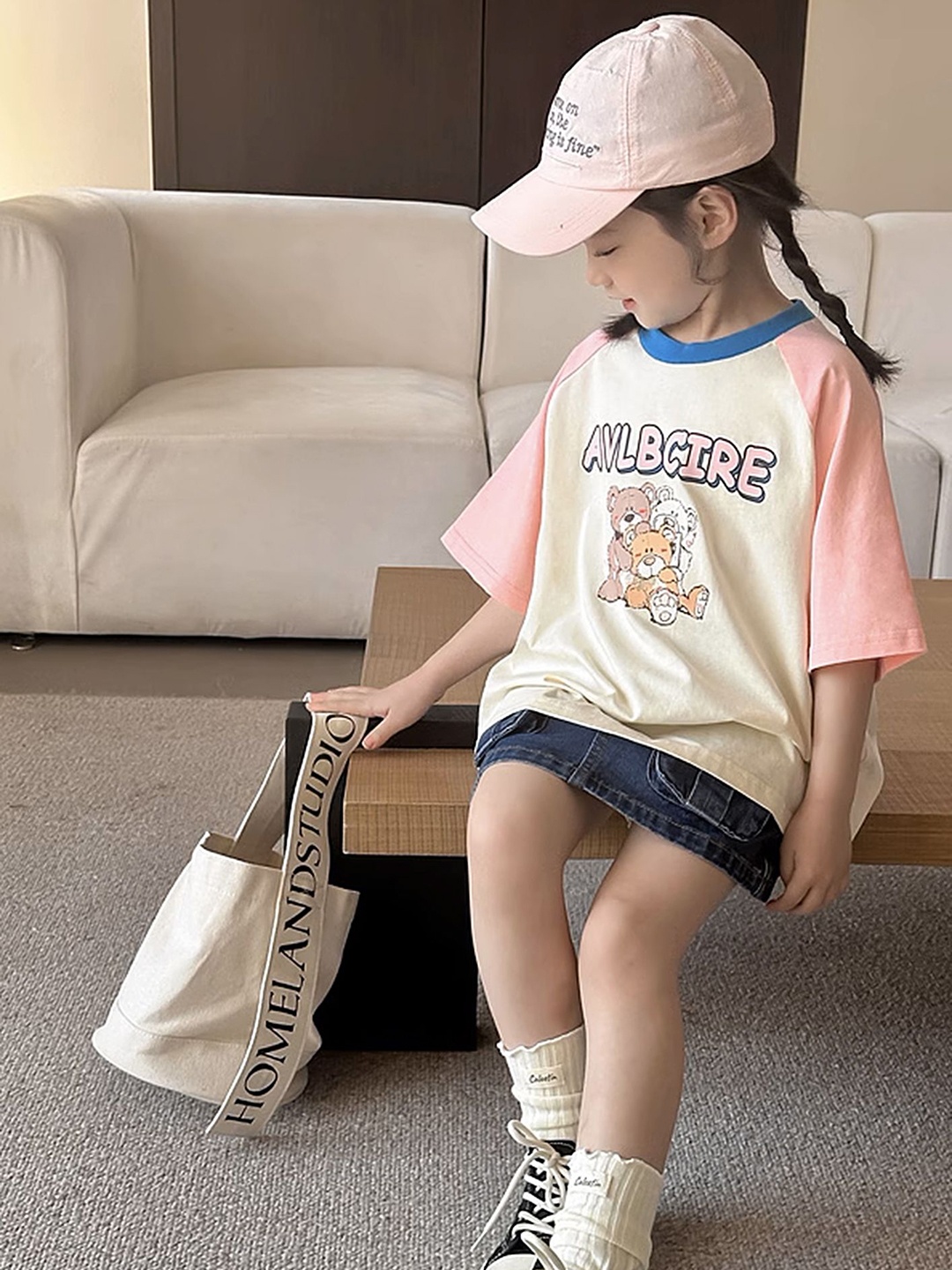 

LULU & SKY Girls Printed Applique T-shirt, Pink