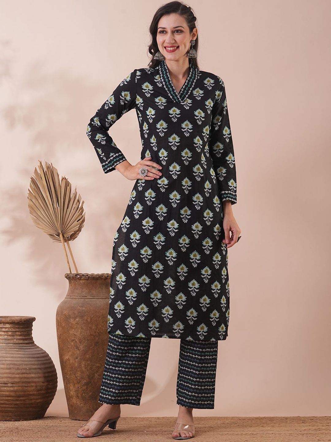

FASHOR Women Ethnic Motifs Printed Regular Pure Cotton Kurta with Trousers, Black