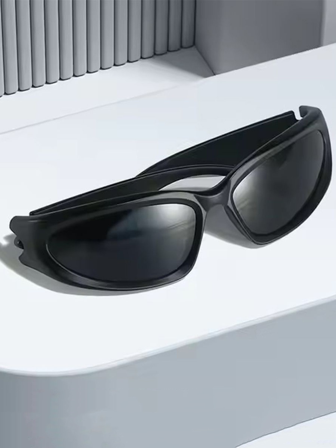 

HAYDEN haiza Unisex Rectangle Sunglasses with UV Protected Lens, Black