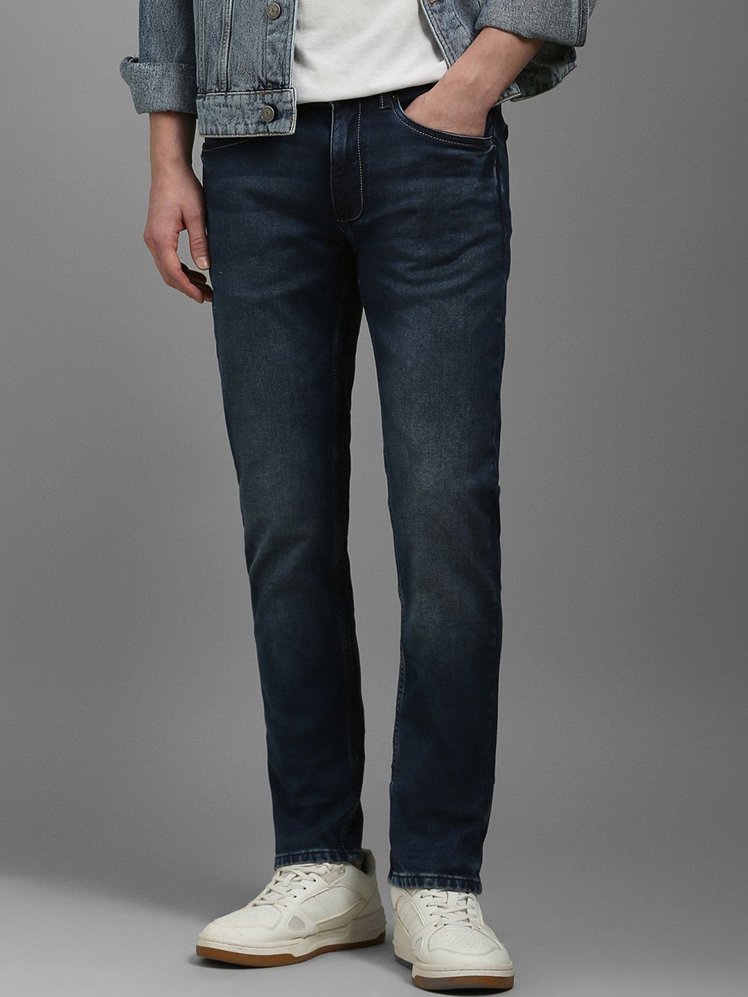 

Louis Philippe Jeans Men Slim Fit Slash Knee Light Fade Jeans, Navy blue