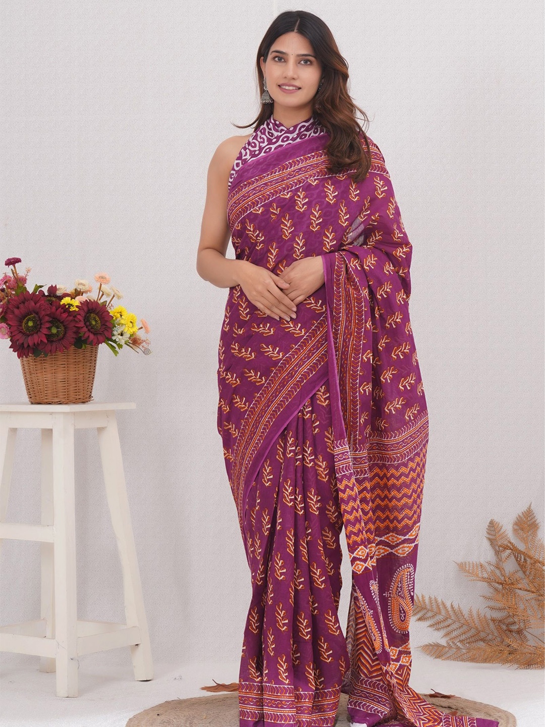 

Shivanya Handicrafts Floral Pure Cotton Block Print Saree, Purple