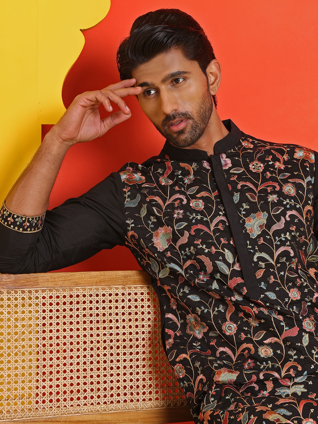 

Jompers Men Floral Embroidered Thread Work Kurta, Black