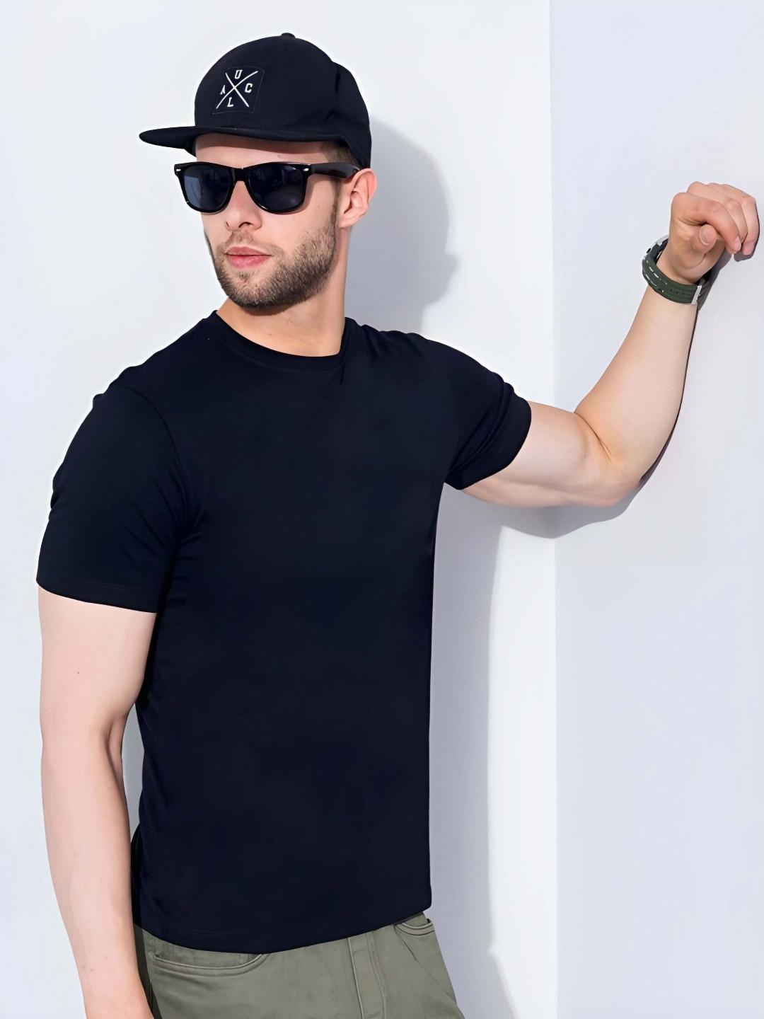 

THE BEETEL HOUSE Men Drop-Shoulder Sleeves T-shirt, Black