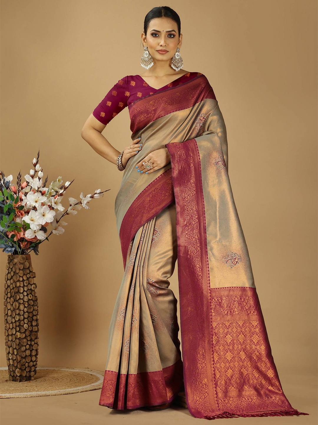 

DIVASTRI Woven Design Zari Art Silk Banarasi Saree, Brown