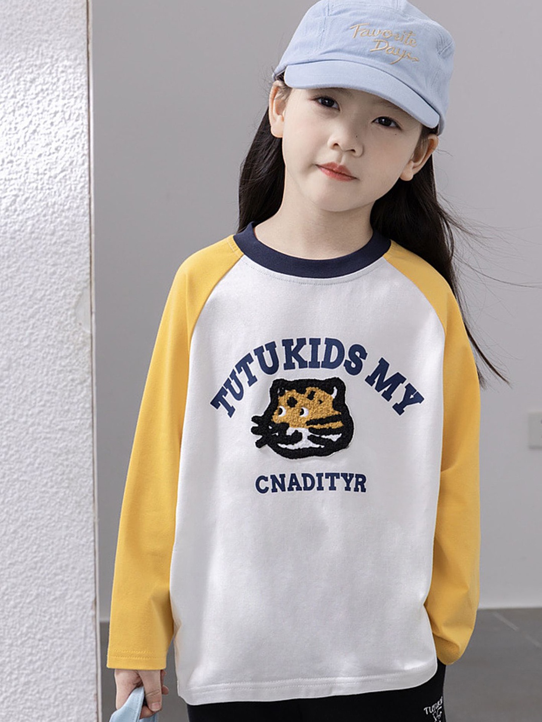 

LULU & SKY Girls Printed Applique T-shirt, Yellow