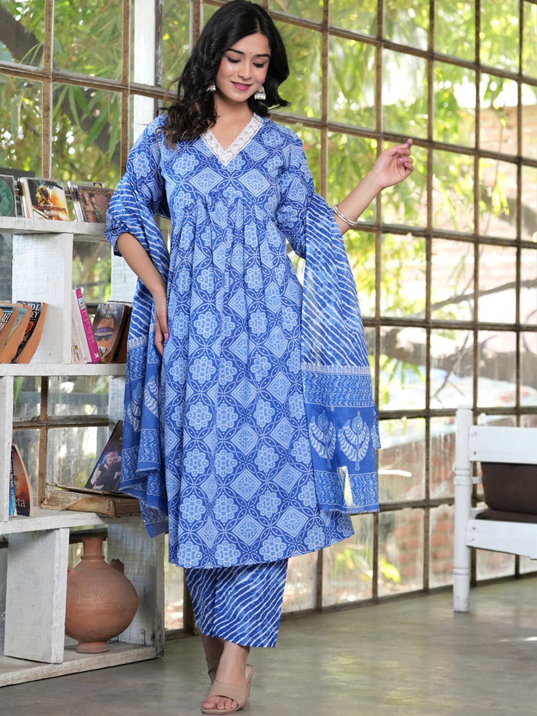 

SINGNI Women Bandhani Printed Regular Pure Cotton Kurta with Trousers & With Dupatta, Blue