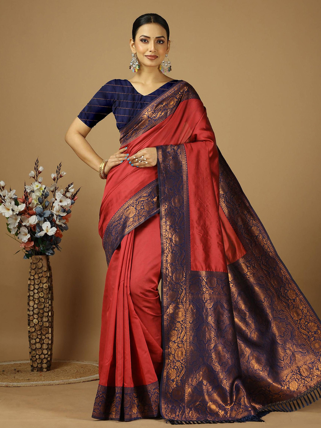 

DIVASTRI Zari Art Silk Banarasi Saree, Red