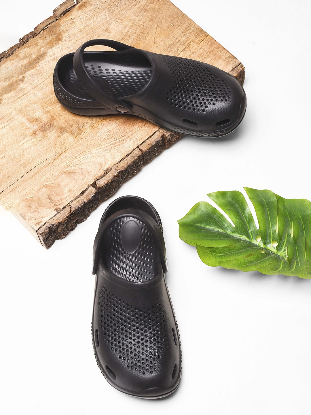 

BERSACHE Men Clogs, White