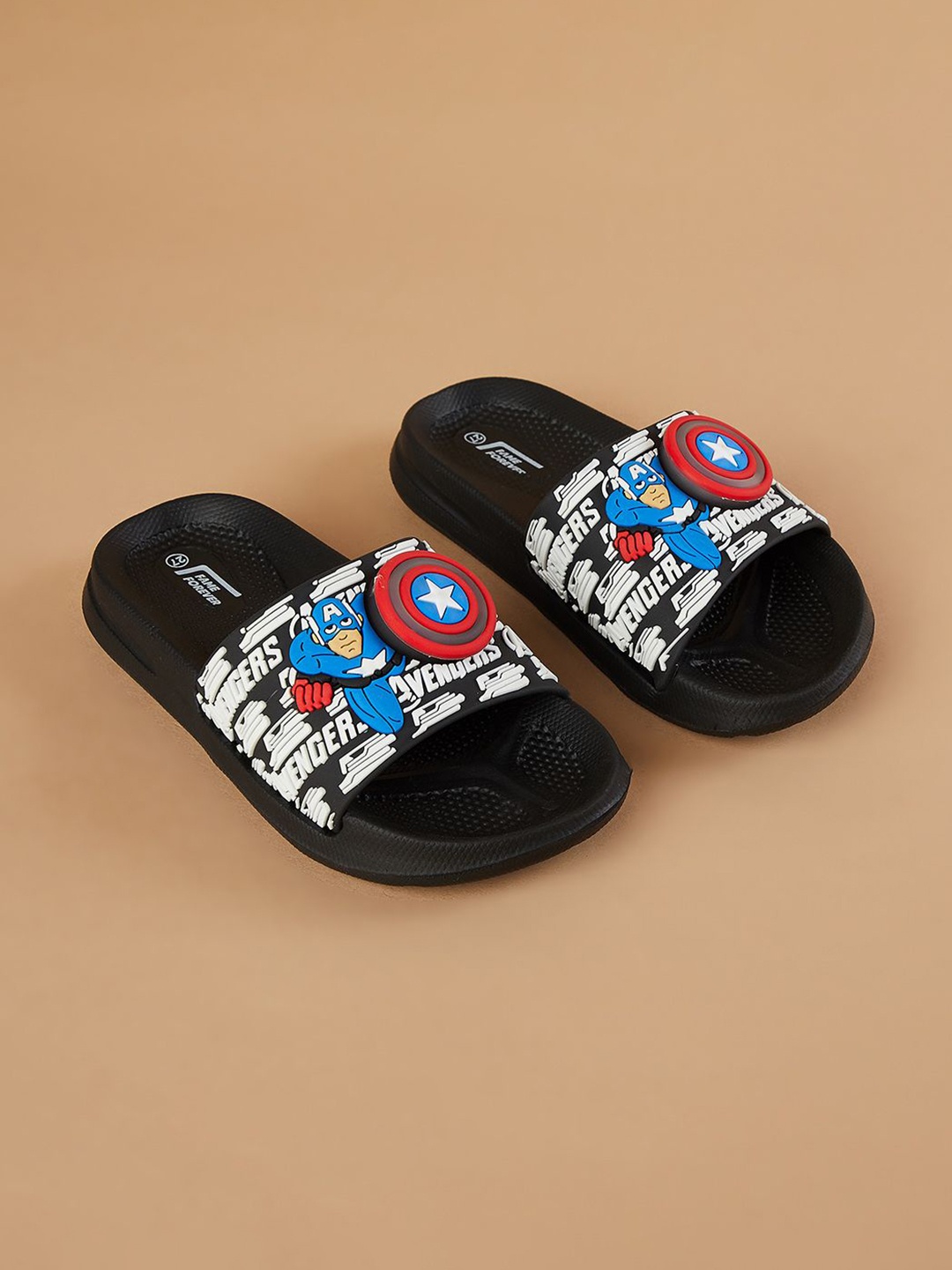 

Fame Forever by Lifestyle Boys Printed Rubber Clogs, Black