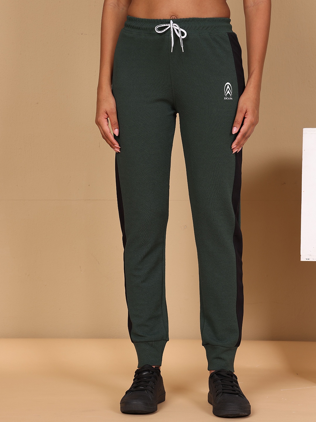 

Zicada Women Colourblocked Skinny Fit Joggers Trousers, Green