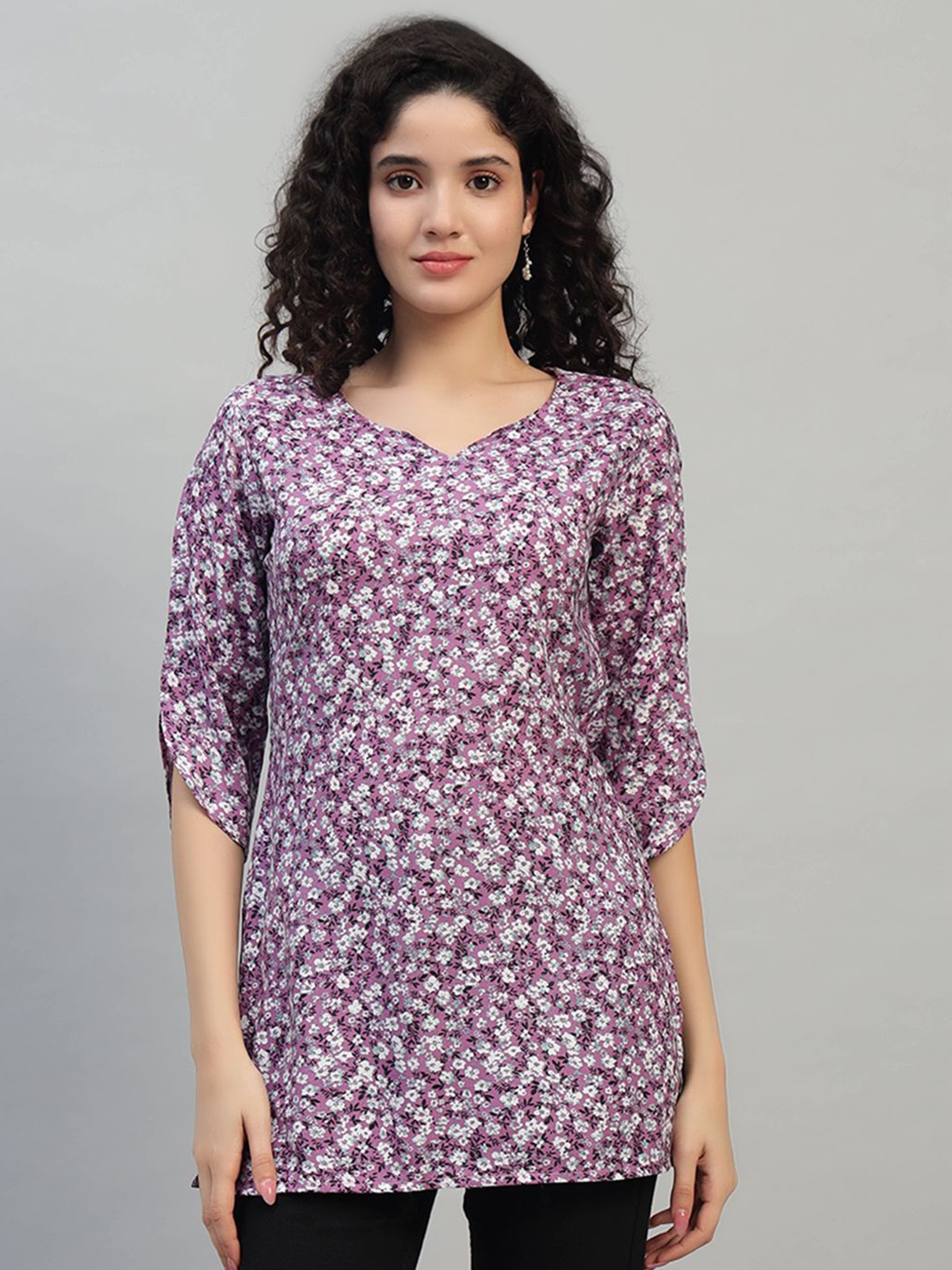 

SHAHVEER CREATION Floral Printed Pure Cotton Kurti, Pink