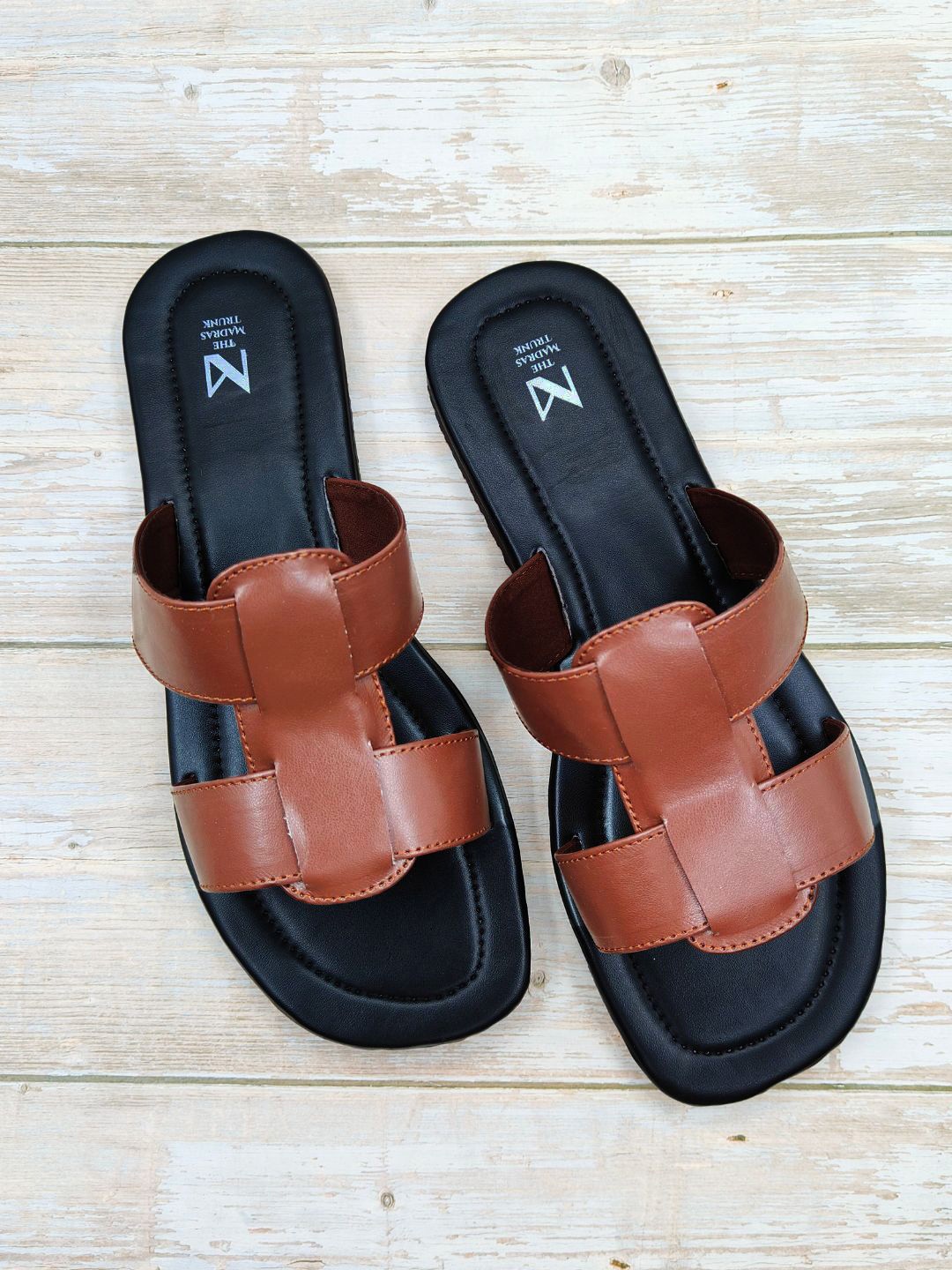

THE MADRAS TRUNK Men Open Toe Flats, Black