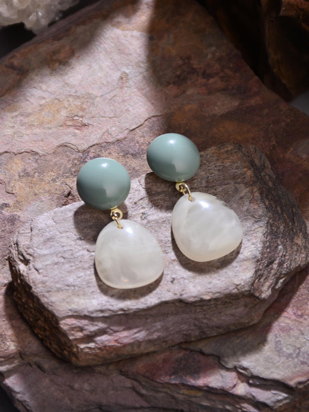 

Reenisaa Contemporary Drop Earrings, Green