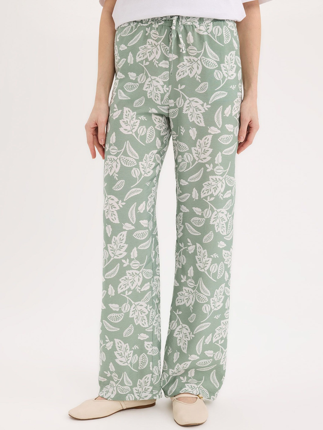 

DeFacto Women Floral Printed Trousers, Na