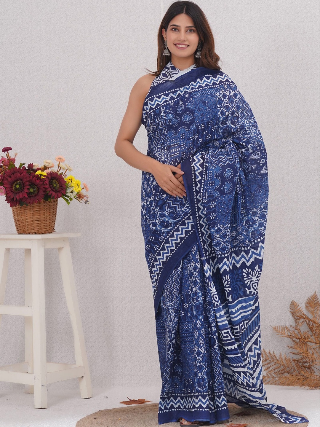 

Shivanya Handicrafts Floral Pure Cotton Block Print Saree, Blue