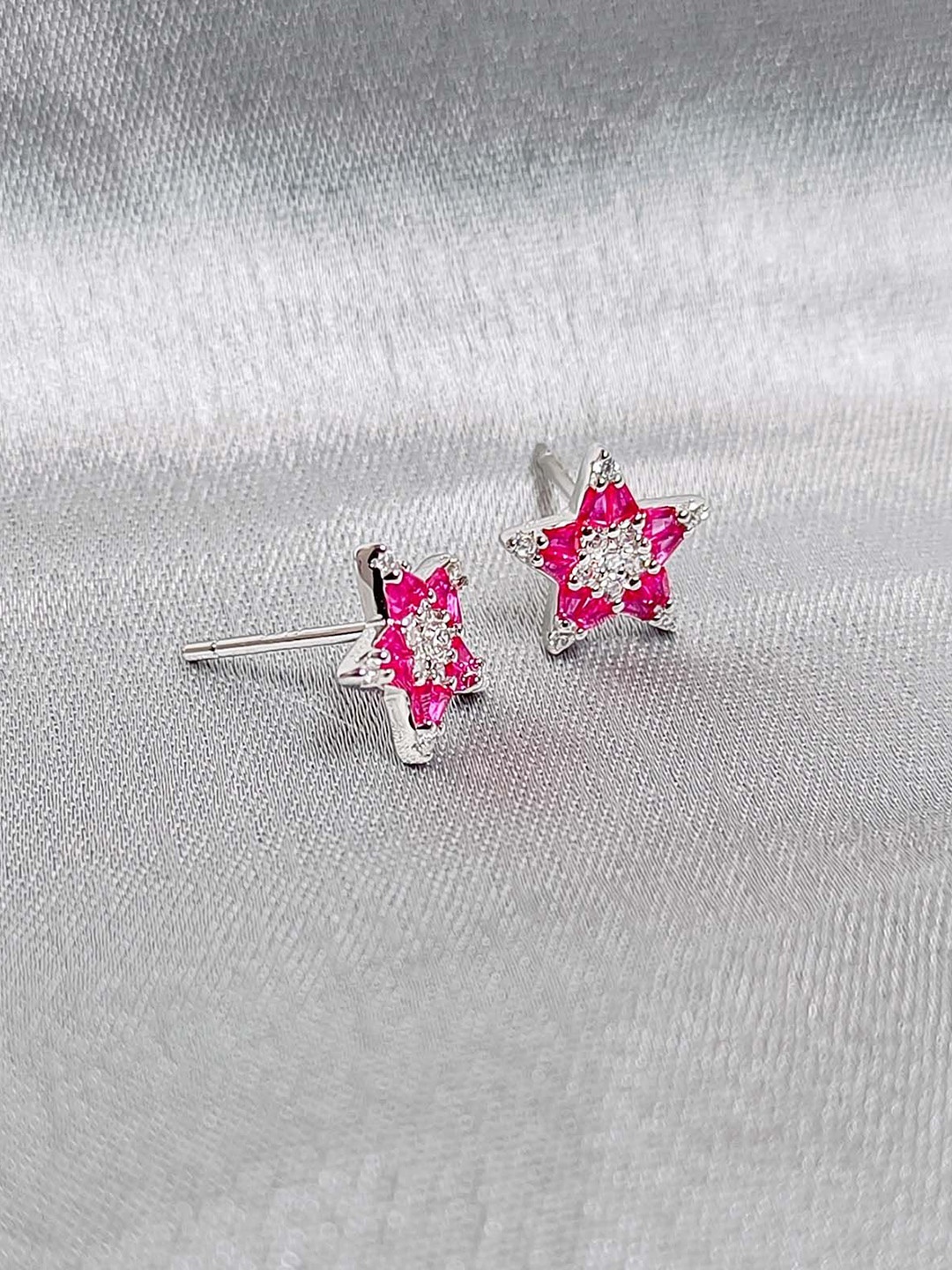 

INARI SHINES Star Shaped Studs Earrings, Pink