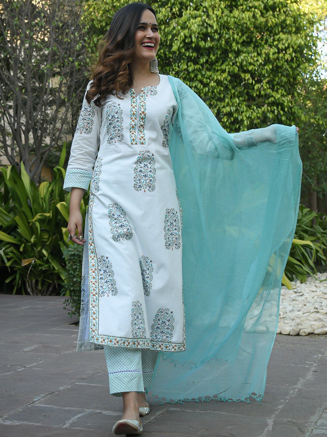 

Moda Rapido Women Floral Printed Regular Kurta with Trousers & With Dupatta, Sea green