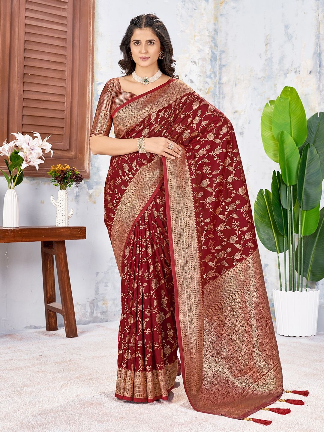 

DIVASTRI Silk Blend Kanjeevaram Saree, Maroon