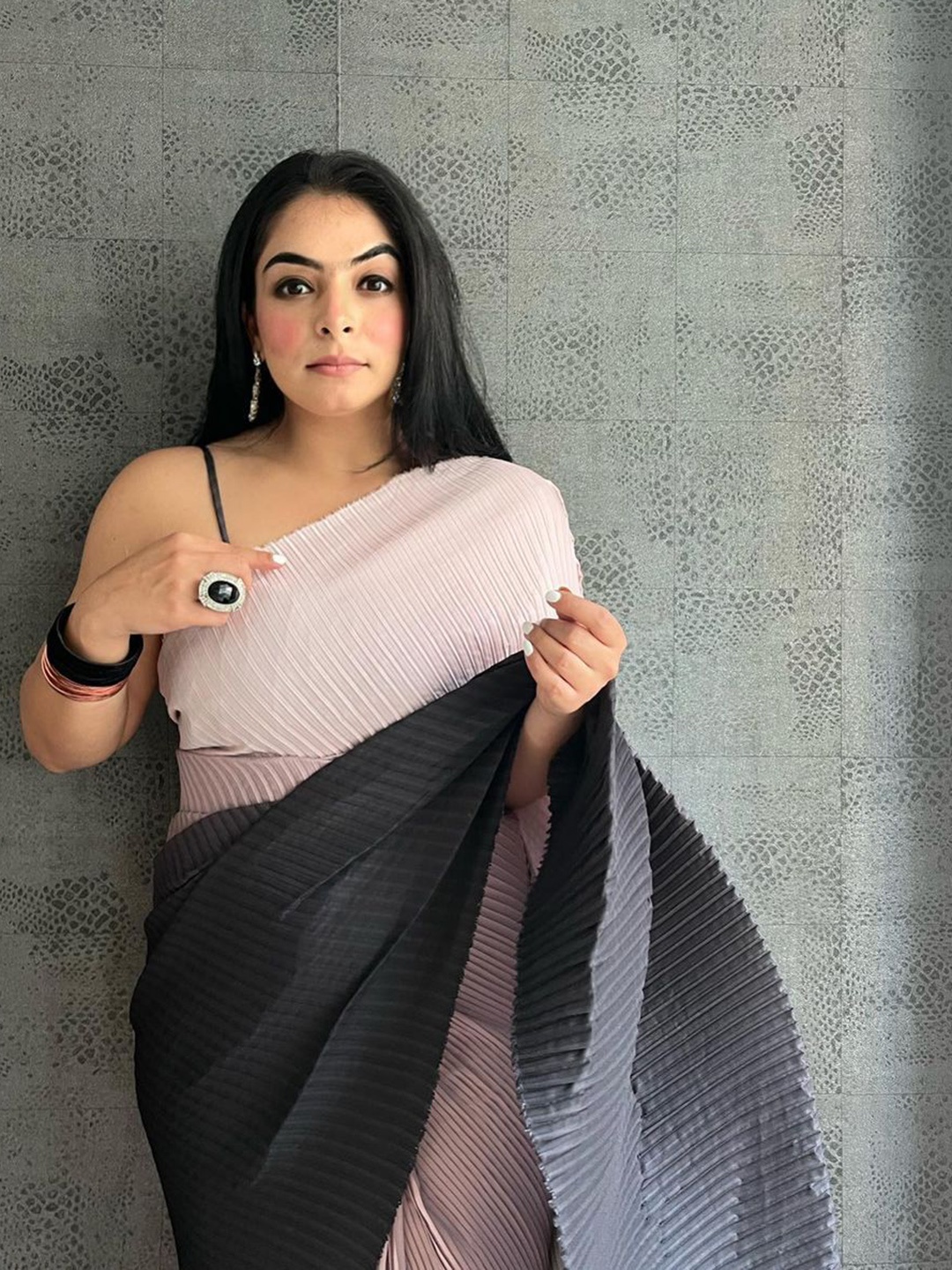 

Moda Rapido Colourblocked Pure Georgette Saree, Black