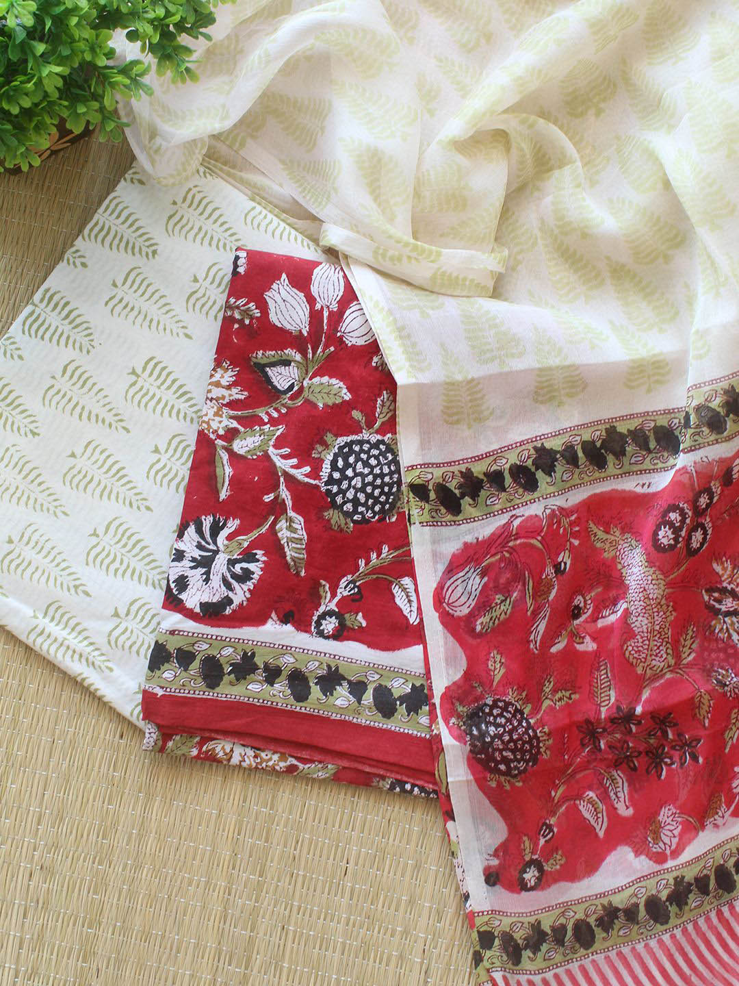 

Weaves of Tradition Printed Pure Cotton Unstitched Dress Material, Red