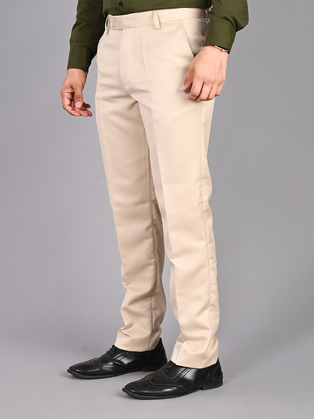 

encore by INVICTUS Men Pleated Trousers, Cream
