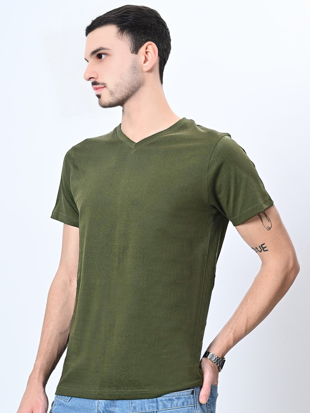 

Enciger Men V-Neck T-shirt, Green