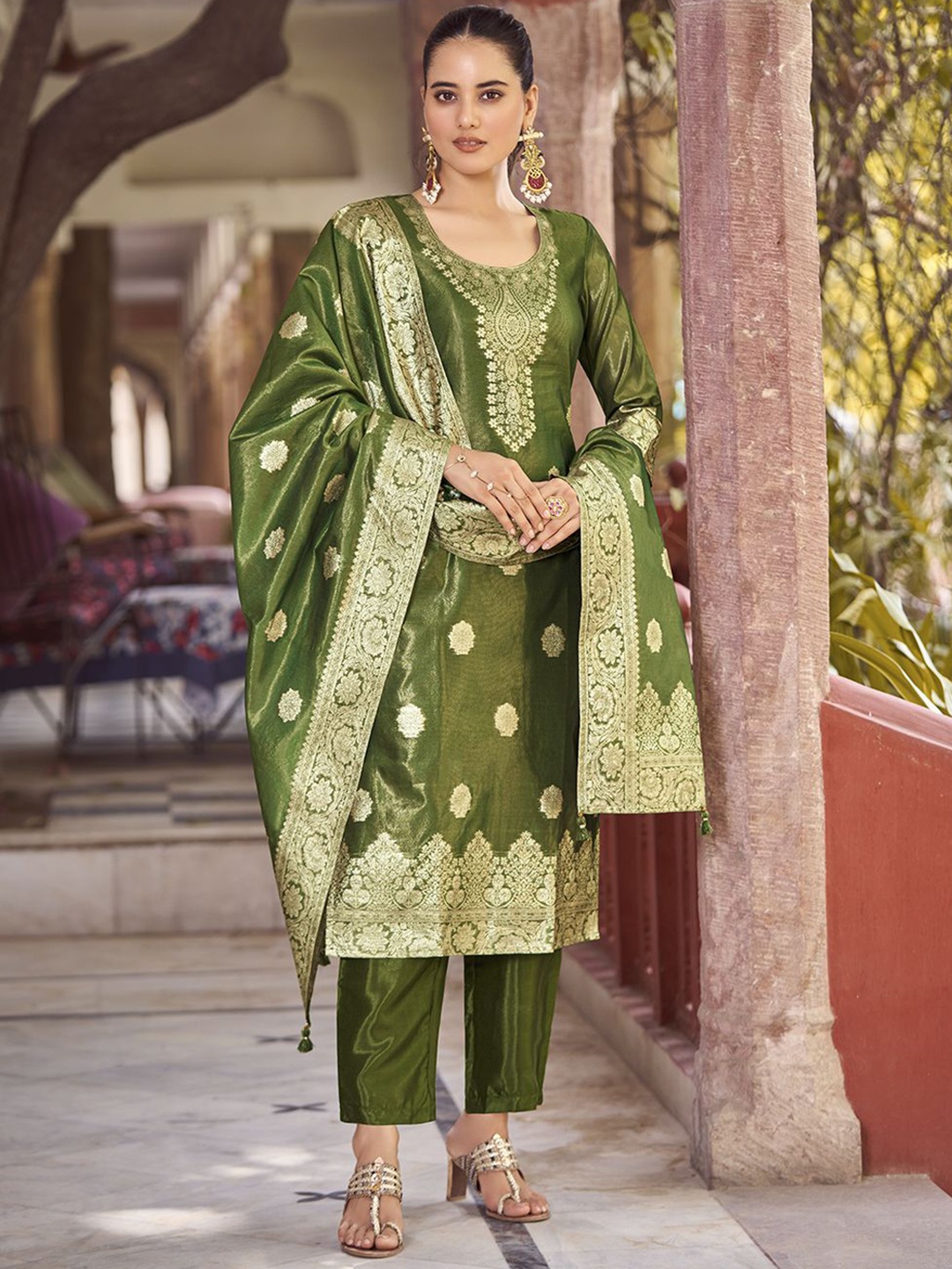 

Fourleaf Women Regular Kurta with Trousers & With Dupatta, Green