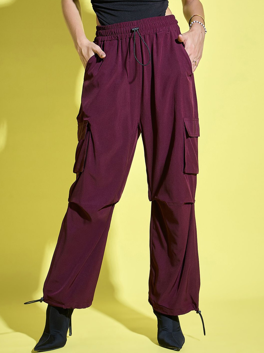 

DIMPY GARMENTS Women Relaxed Loose Fit High-Rise Cargos Trousers, Burgundy