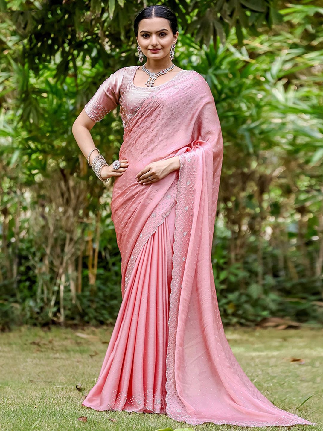 

Peachmode Floral Beads and Stones Satin Saree, Pink