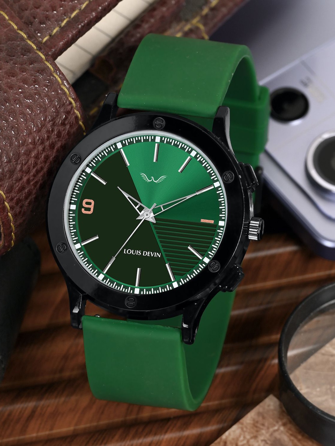 

LOUIS DEVIN Men Brass Embellished Dial & Straps Analogue Watch LD-BK072-GRN, Green