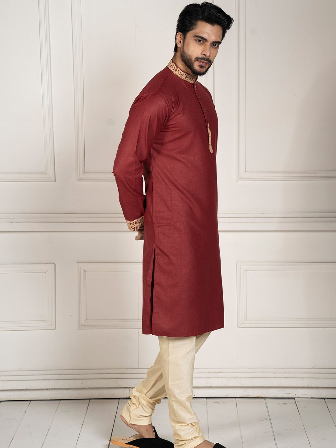 

KHAAS Men Ethnic Motifs Thread Work Organic Cotton Kurta, Red