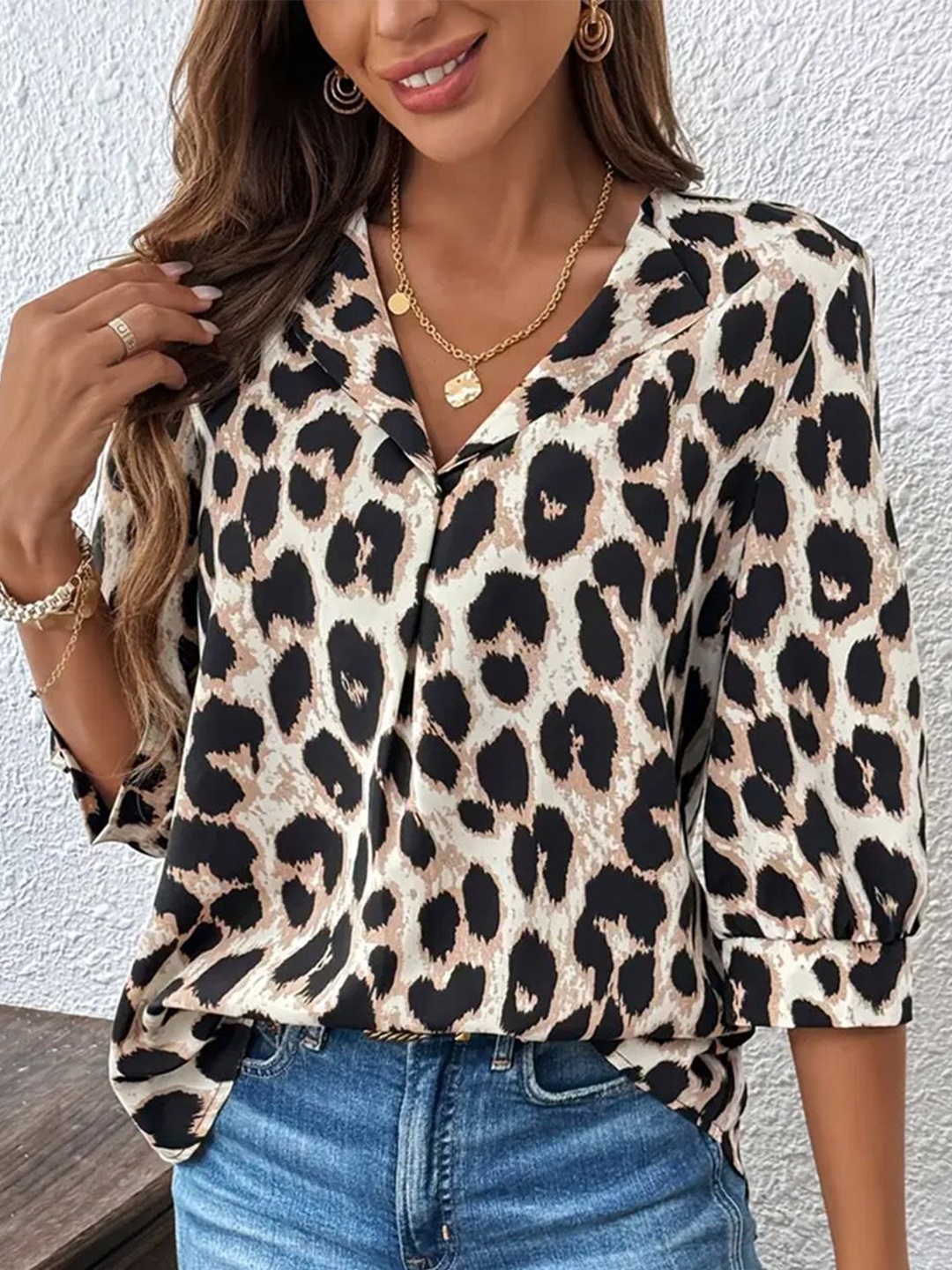 

JC Mode Animal Print Shirt Style Top, White