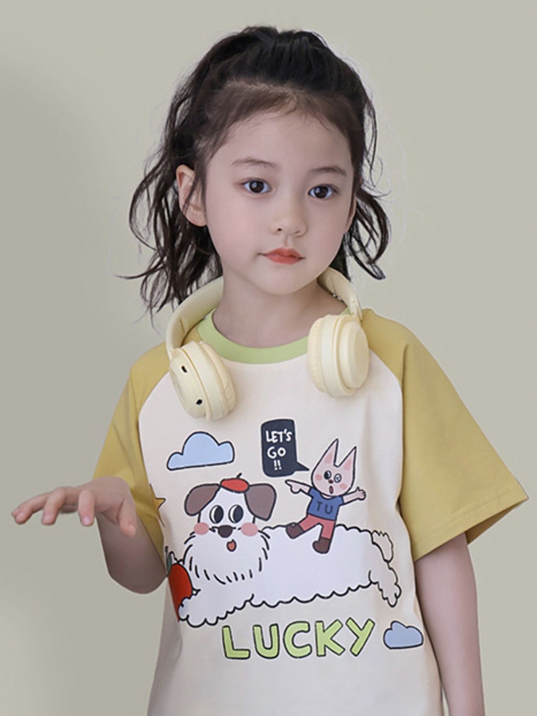 

LULU & SKY Girls Printed Drop-Shoulder Sleeves Applique T-shirt, Yellow
