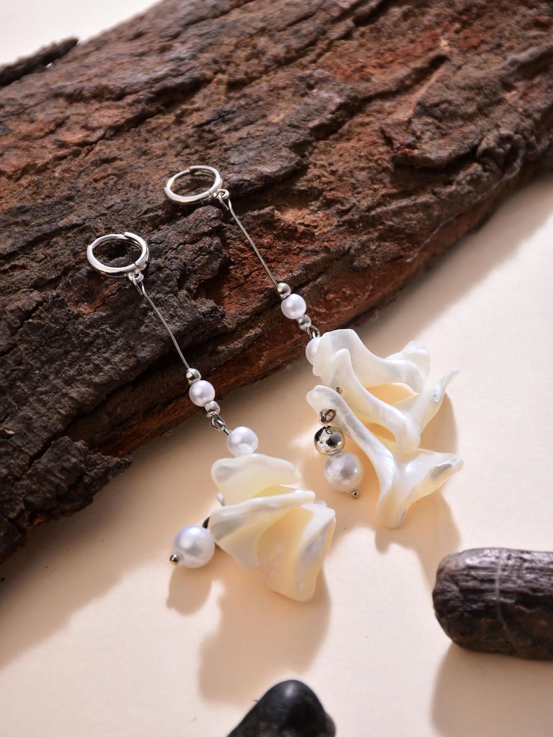 

Reenisaa Contemporary Drop Earrings, White