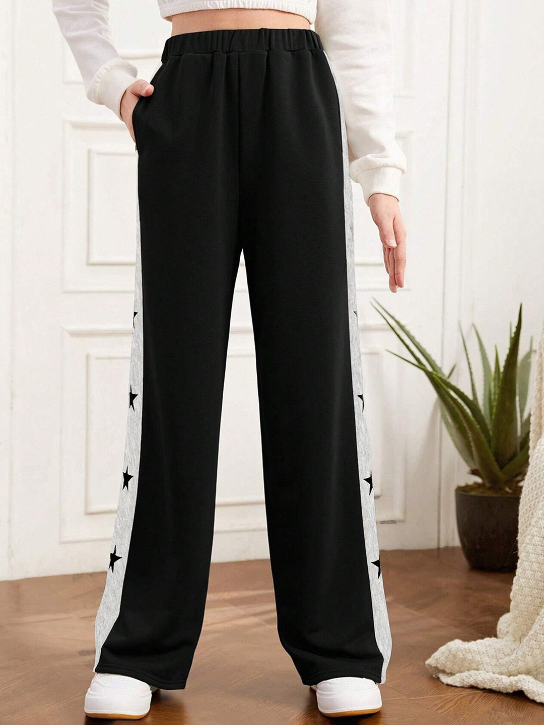 

LOCAVESTIR Girls Relaxed Straight Leg Loose Fit Cargos Trousers, Black