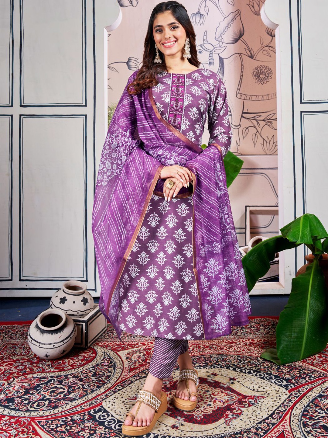 

HERE&NOW Women Floral Printed Regular Kurta with Trousers & With Dupatta, Purple