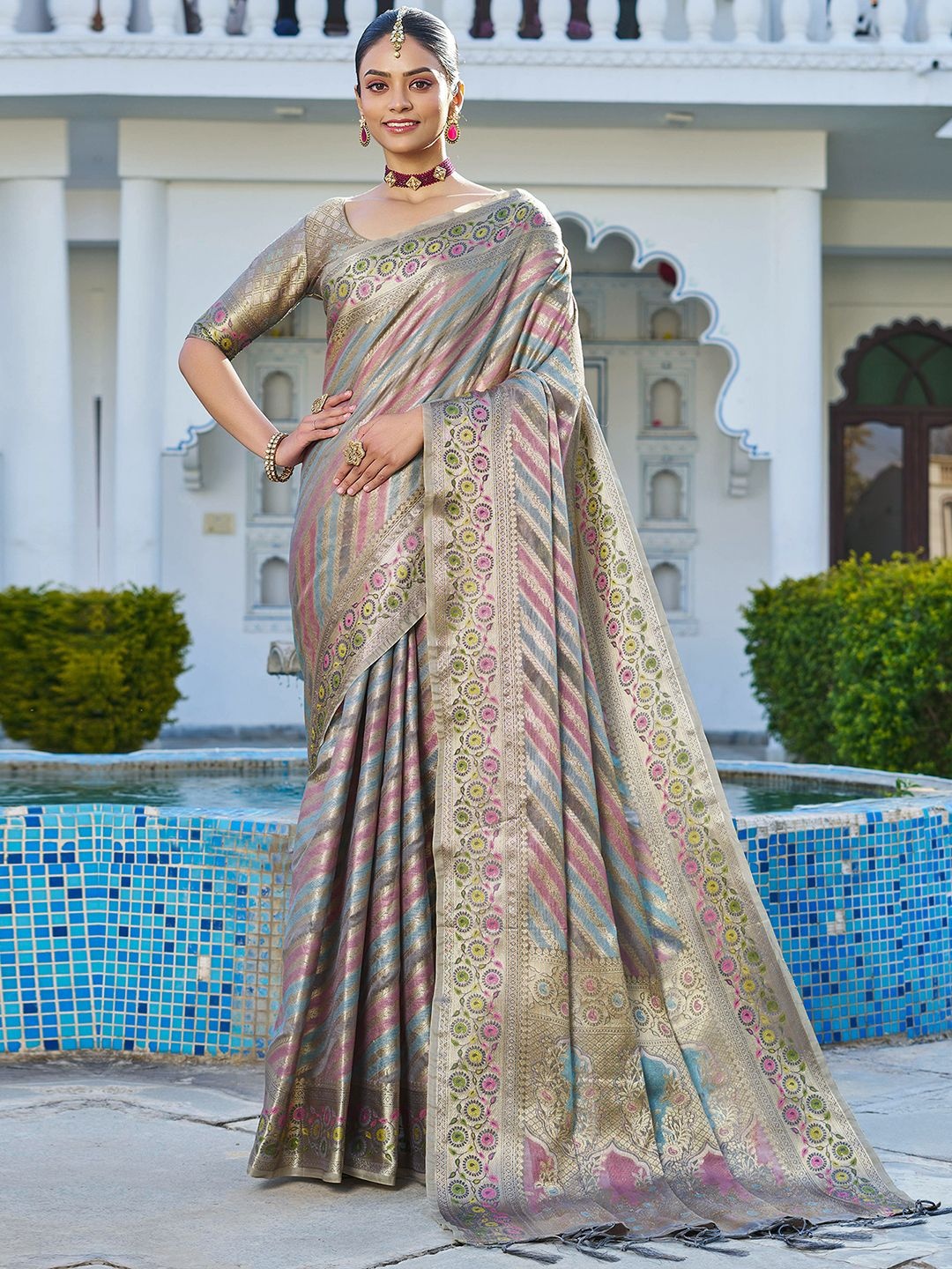 

Satrani Woven Design Zari Pure Silk Saree, Grey