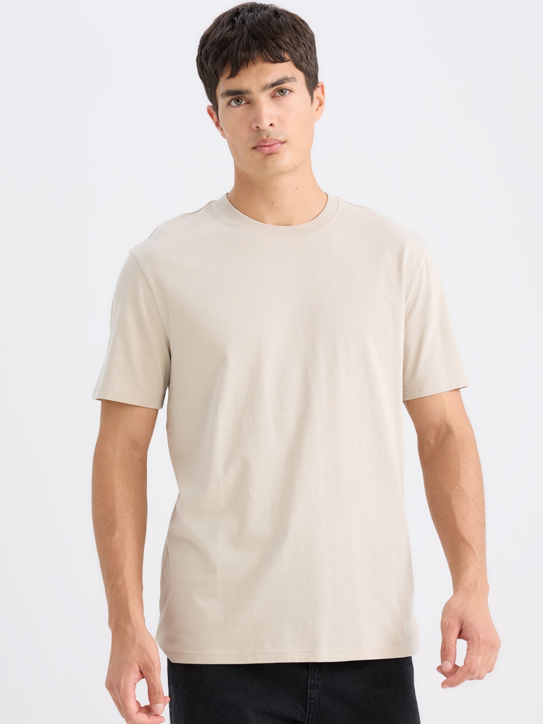 

DeFacto Men Raw Edge T-shirt, Na