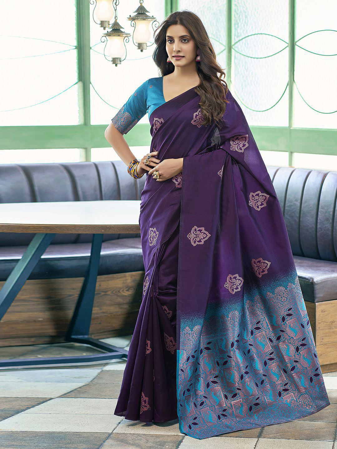 

DIVASTRI Ethnic Motifs Zari Silk Blend Saree, Purple