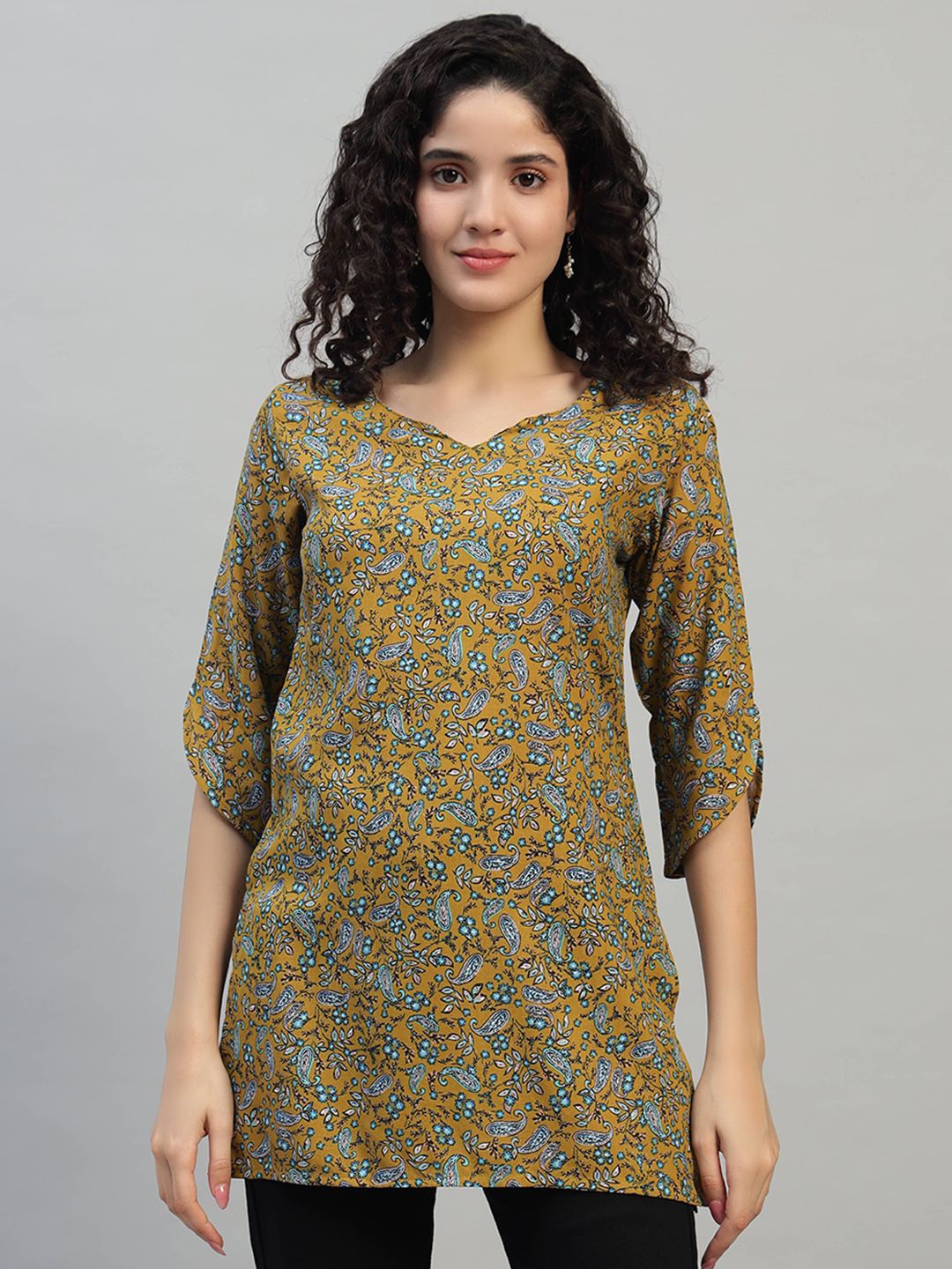 

SHAHVEER CREATION Floral Printed Pure Cotton Kurti, Yellow