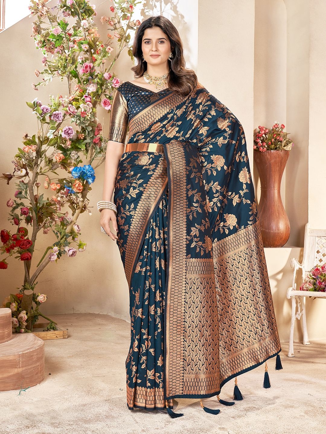 

DIVASTRI Silk Blend Kanjeevaram Saree, Navy blue