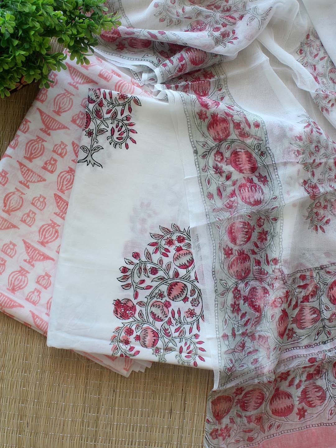 

Weaves of Tradition Printed Pure Cotton Unstitched Dress Material, White