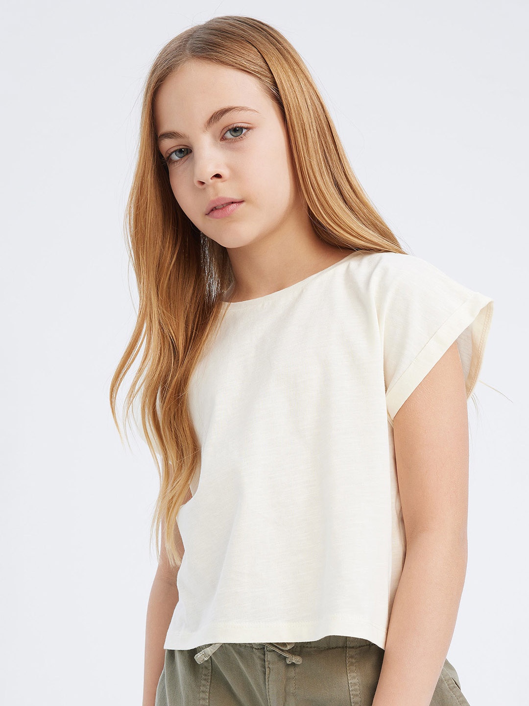 

DeFacto Girls Extended Sleeves Pockets T-shirt, Na