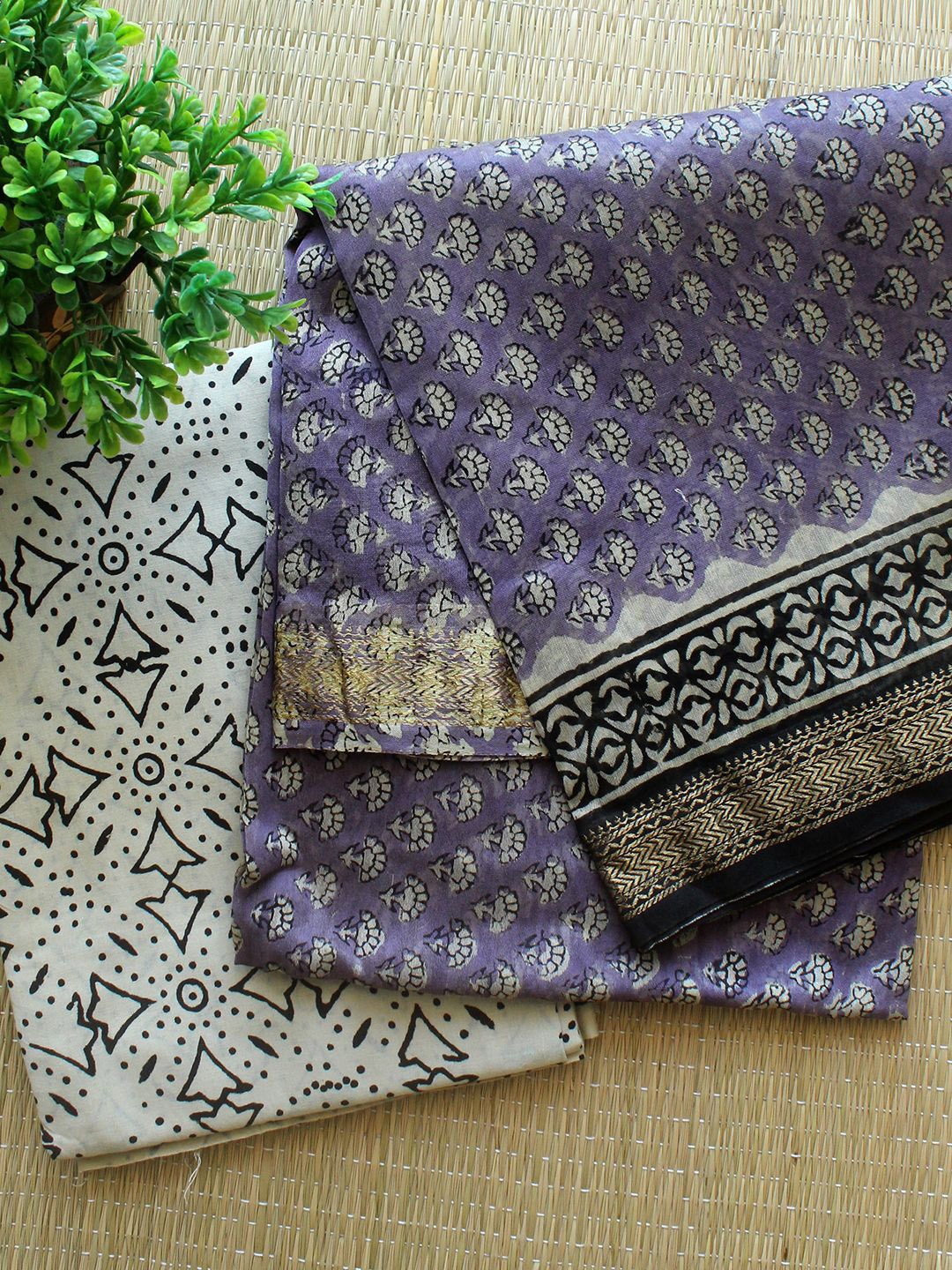 

Weaves of Tradition Printed Unstitched Dress Material, Violet