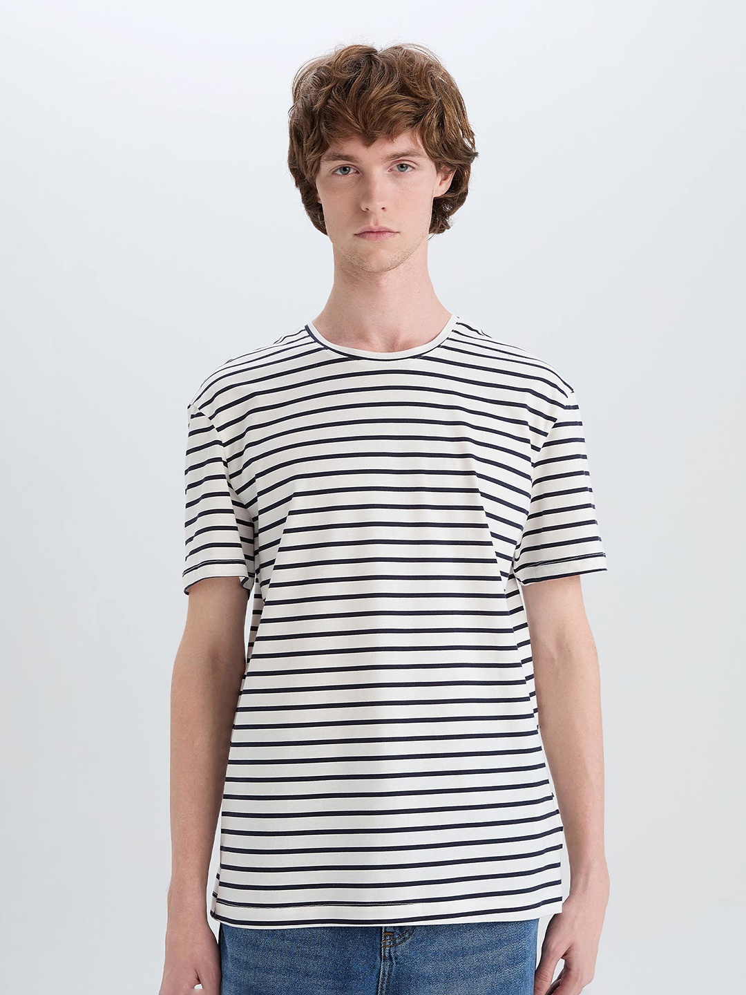 

DeFacto Men Striped Monochrome Pockets T-shirt, Na