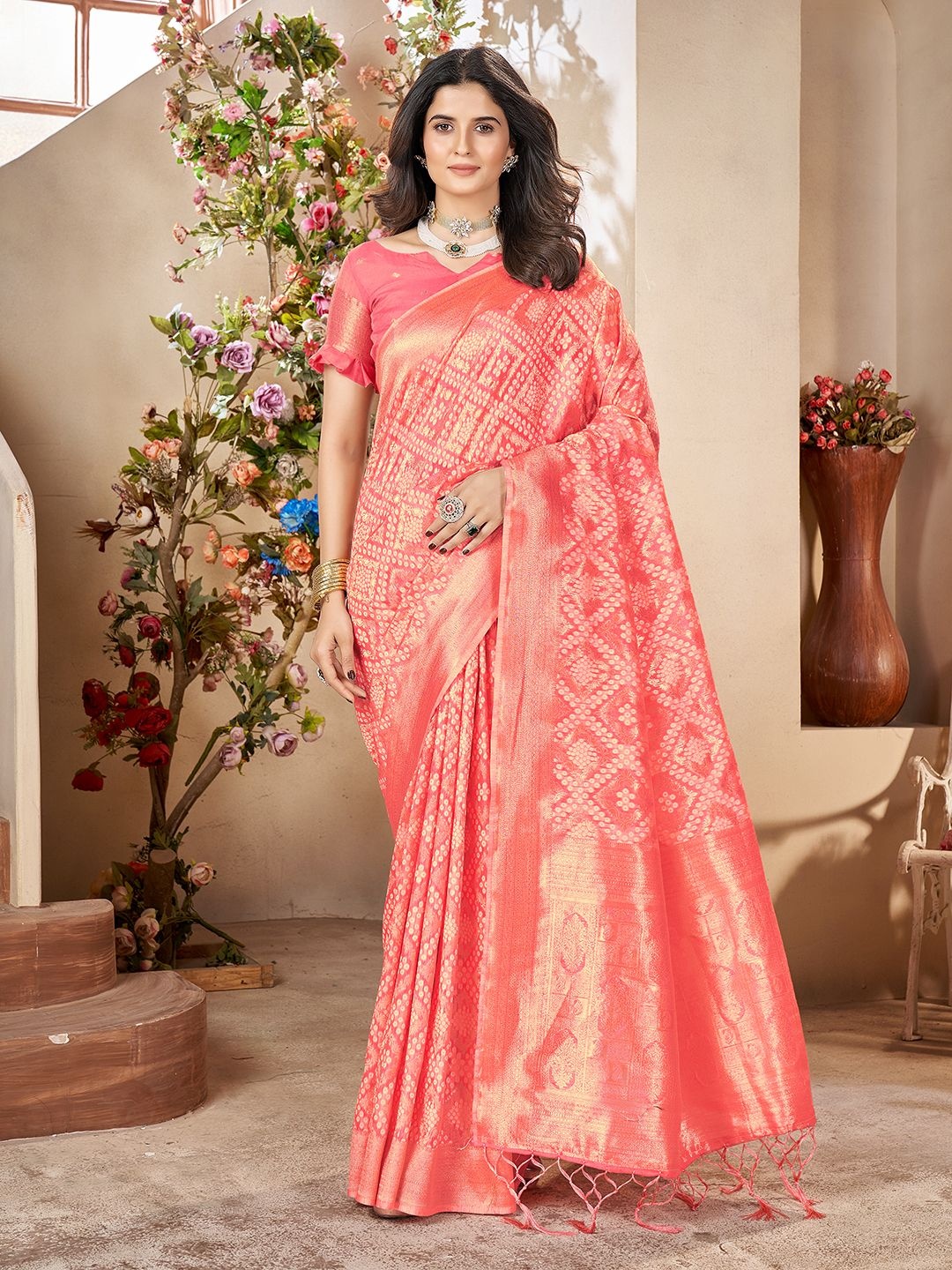 

DIVASTRI Woven Design Zari Silk Blend Kanjeevaram Saree, Pink