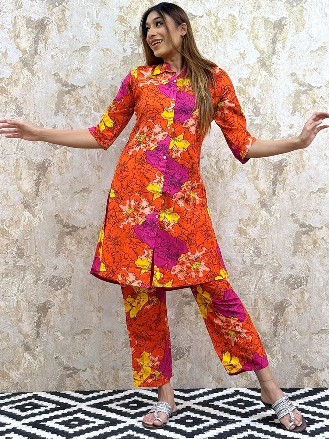 

AMAAYAKARI CHIKAN Women Floral Printed Regular Pure Cotton Kurta with Trousers, Orange