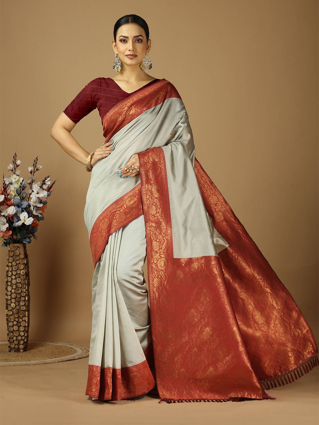 

DIVASTRI Zari Art Silk Kanjeevaram Saree, Grey